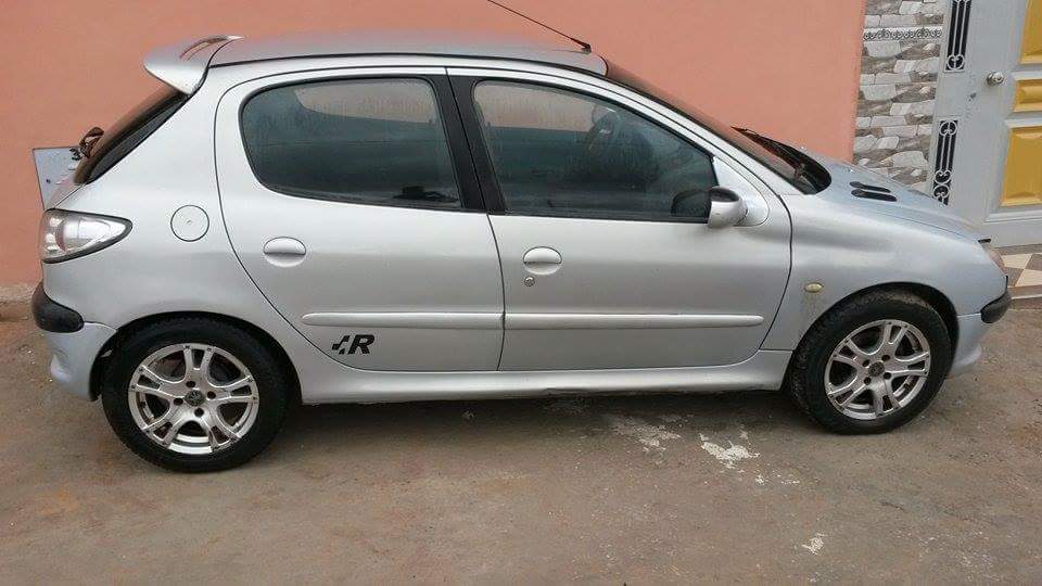 belle 206 peugeot a vendre