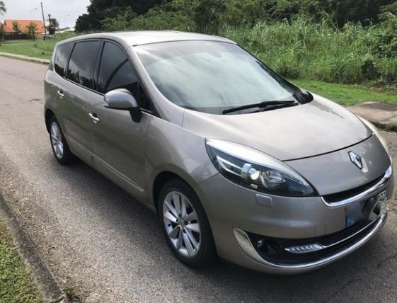 Magnifique renault scenic 7places 1l6dci 130cv