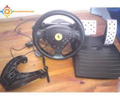 Volant THRUSTMASTER FERRARI