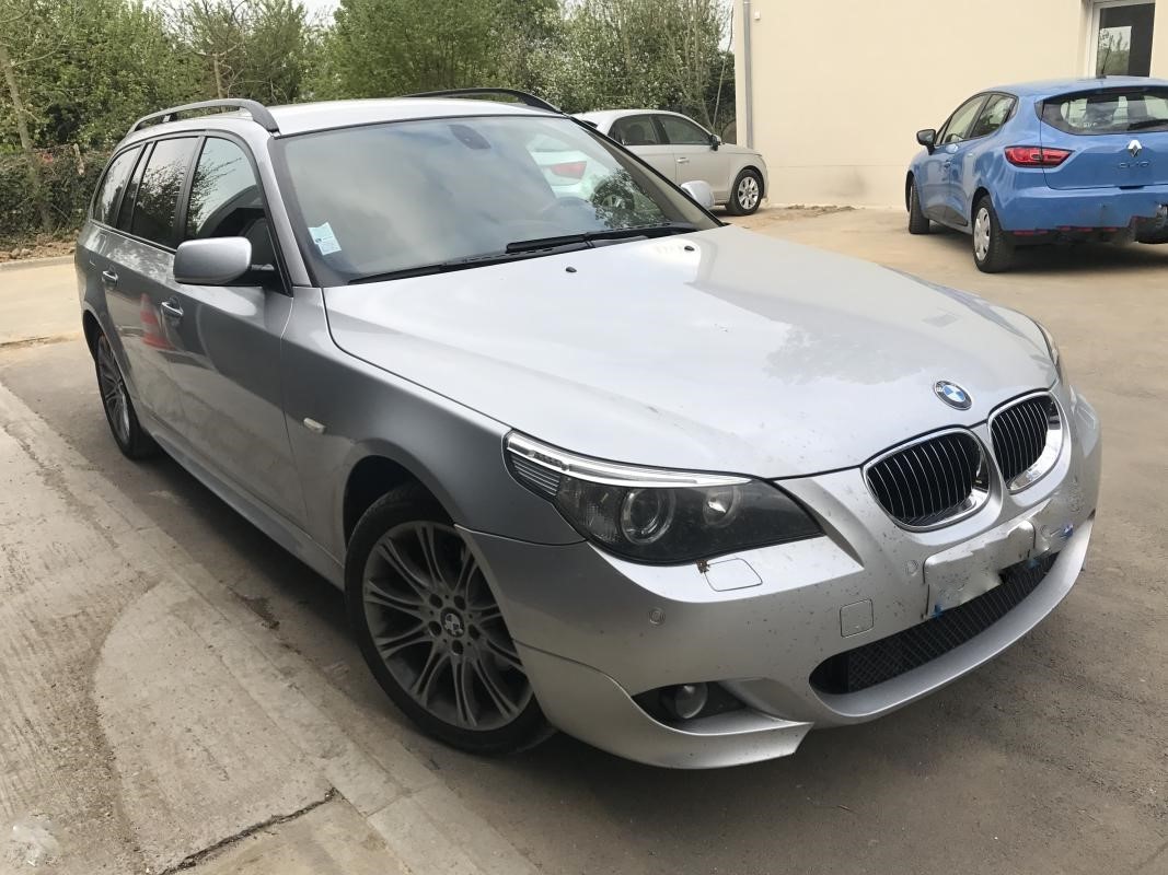 Bmw série 5 break 530xd 530d pack M x-drive 90000 Dhs