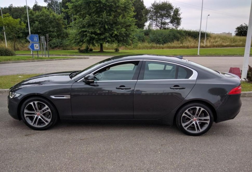 Jaguar XE 2.0 D Portfolio