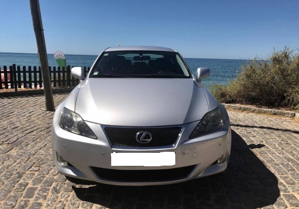 Lexus IS 220 IS 220D