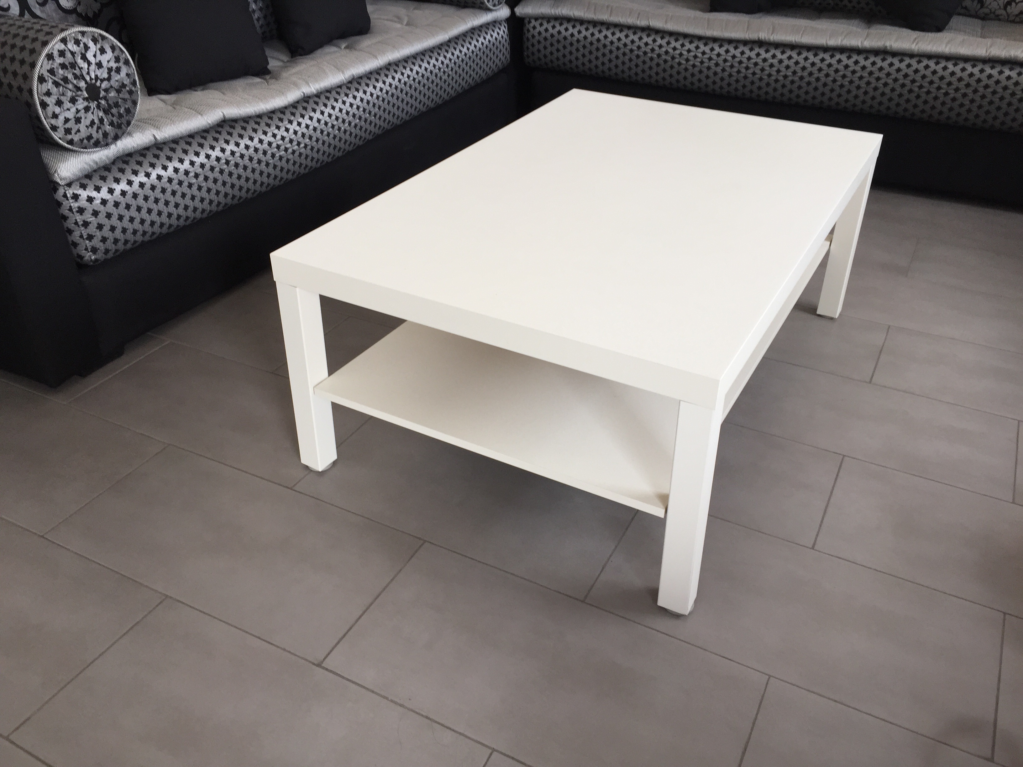 Vends table blanche Ikea