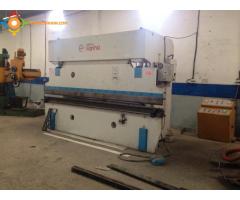 Presse plieuse 4 X 200 T.