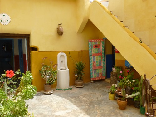 Riad traditionel berbère avec piscine, proche mer plage, ville, commerces, sport