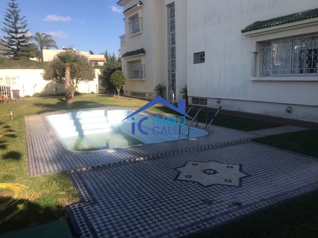 Villa de 1000 m² en location bien située à Souissi