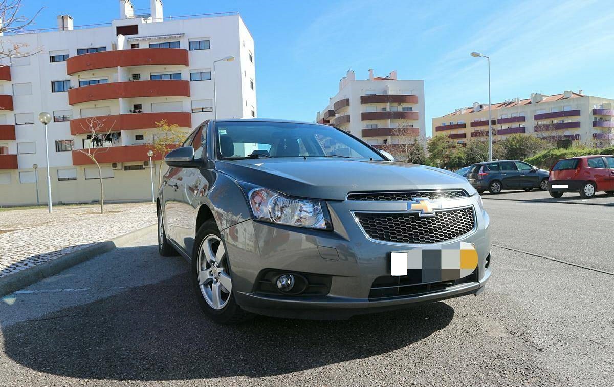 Chevrolet Cruze 1.6 LS - 09