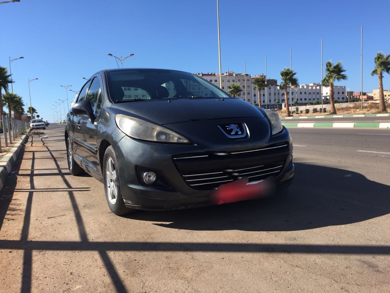 PEUGEOT 207 ESSENCE