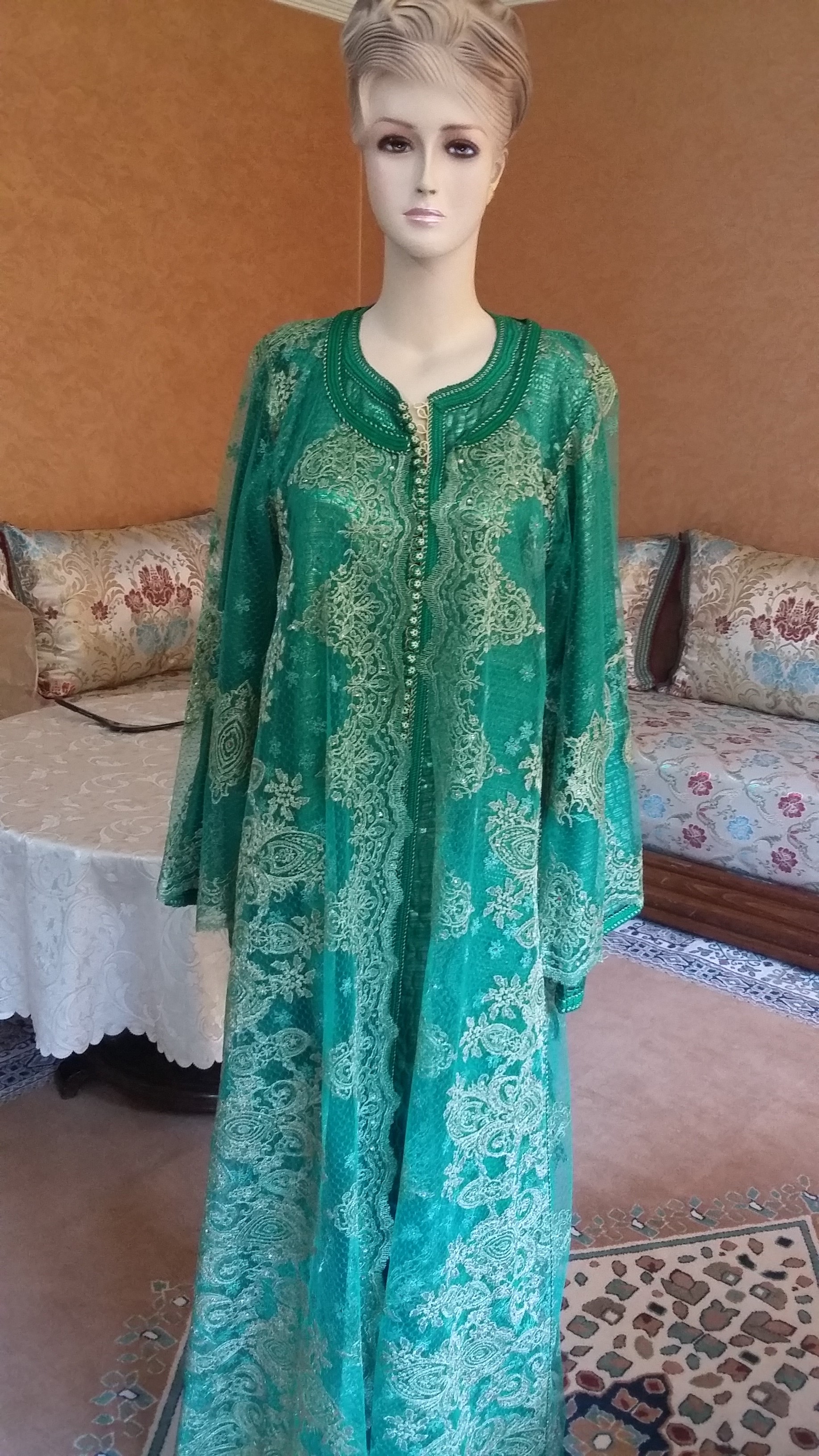 Caftans et tenues marocains à vendre