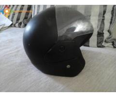casque noir pour moto