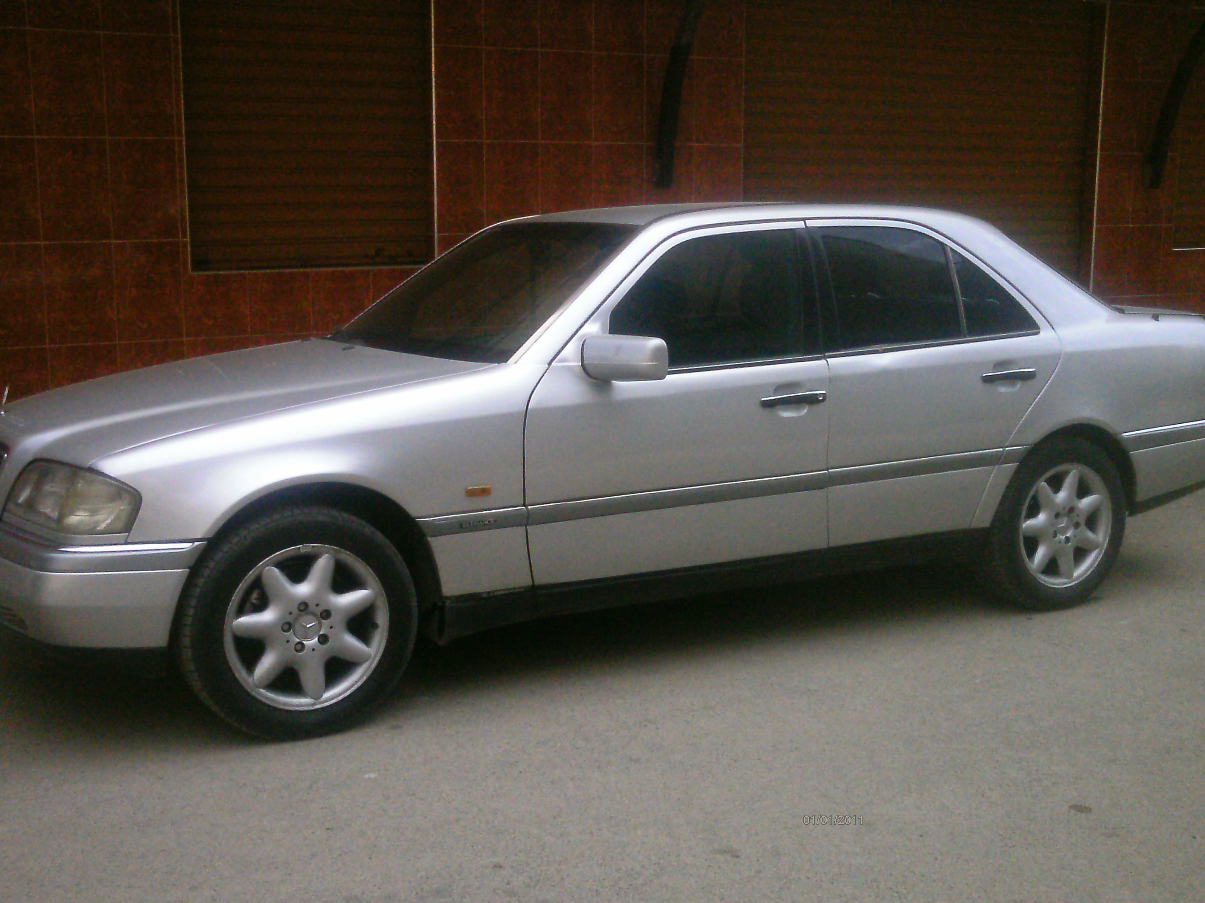 mercedes class c gris