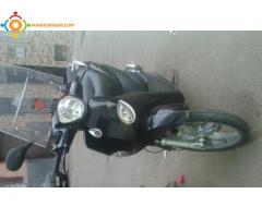 motos KEEWAY NOIR modéle GOCCIA