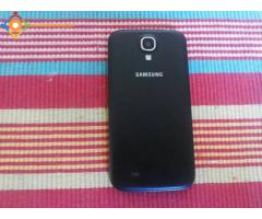 SAMSUNG GALAXY S4 ''4G'' et 16.00 GO