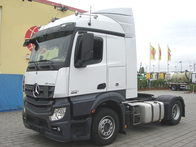 DAIMLER-BENZ Actros / 1842LS 4x2 avec 369000 kms