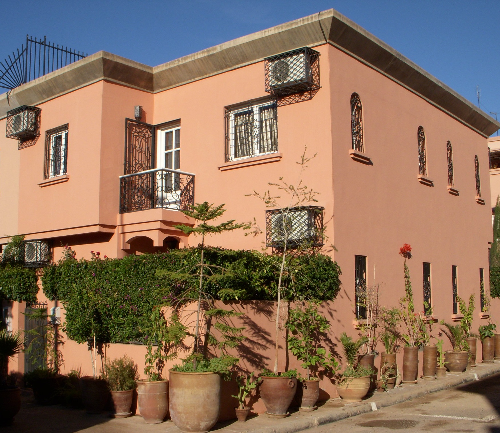 Location appartement meublé situé à l'étage d'une villa