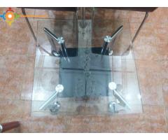 TABLES EN VERRE ET ALUMINIUM