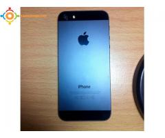 iPhone 5 16 go avec accesoires originaux