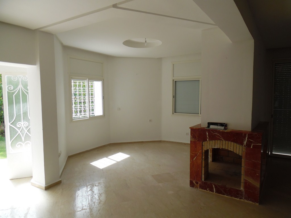 villa en location vide de 800 m² à Hay Riad