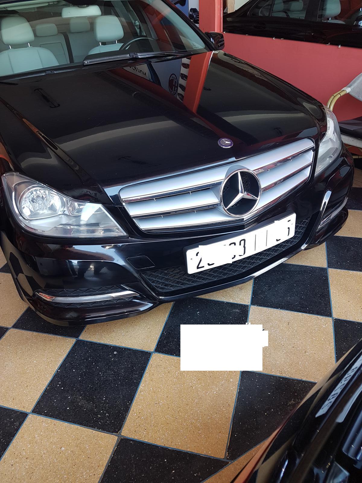 MERCEDES 220 DIESEL 2012