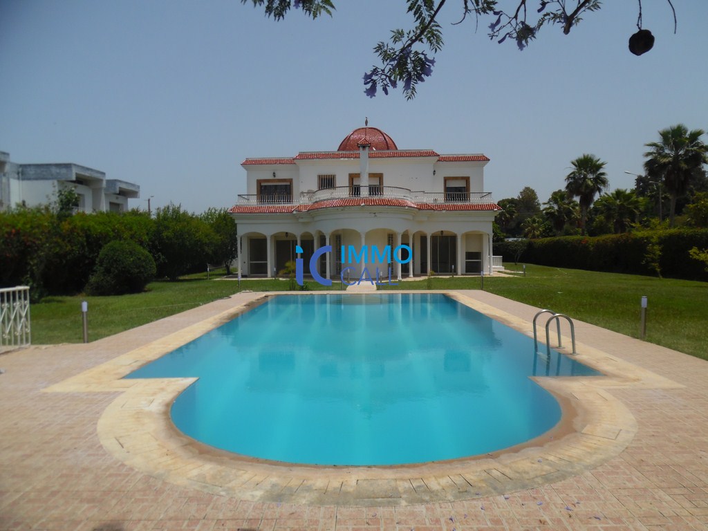 Belle villa de 2000m² en location à Souissi-Rabat