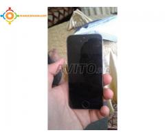 Iphone 5s gris tren bon etat baki n9i