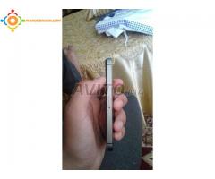 Iphone 5s gris tren bon etat baki n9i