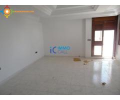 Villa de 1000 m² en location à Souissi