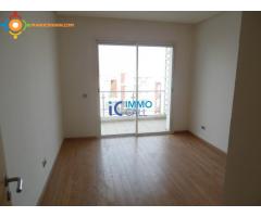 Appartement de 160 m² en location à Hay raid