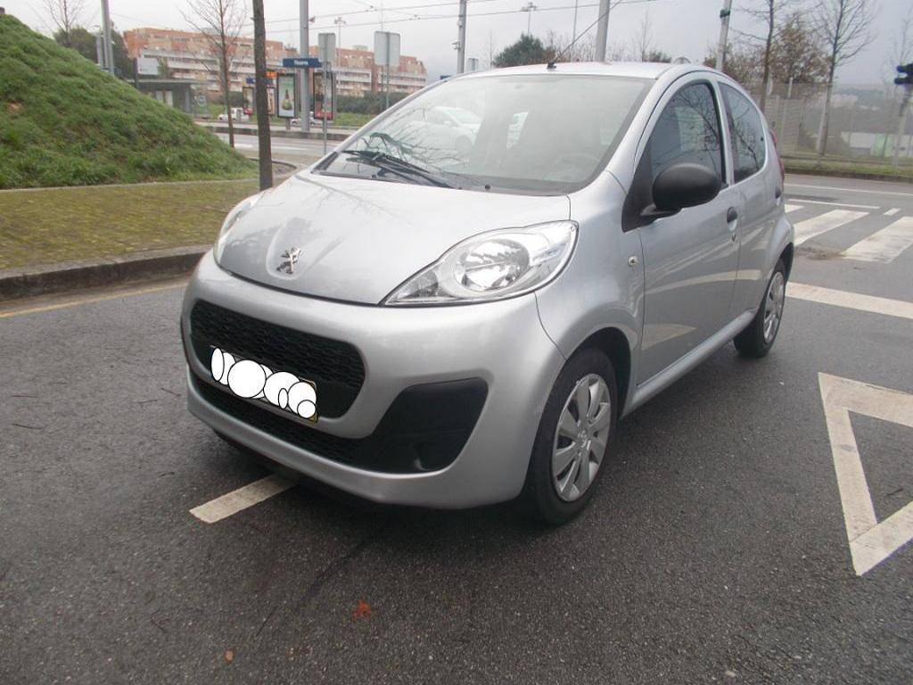 Peugeot 107 1.0 Motors Toyota.