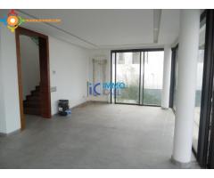 Villa neuve de 320 m² en location à Hassan-Rabat