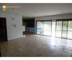 Villa de 800 m² en location à Hay riad-Rabat