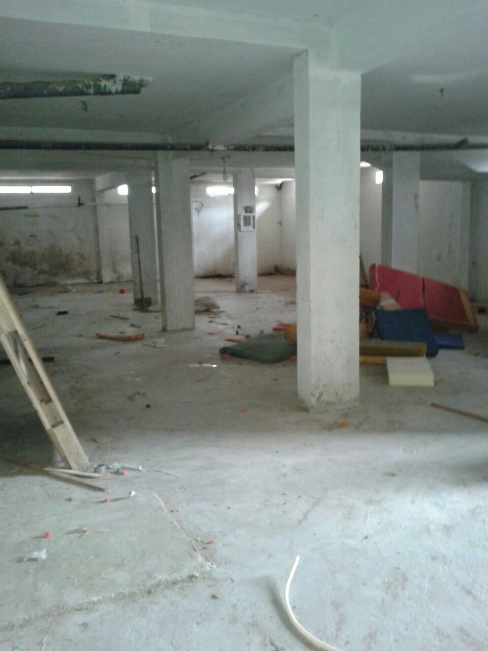 150 m2 cave a louer espace stockage