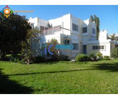 Villa moderne de 1000 m² en location à Souissi