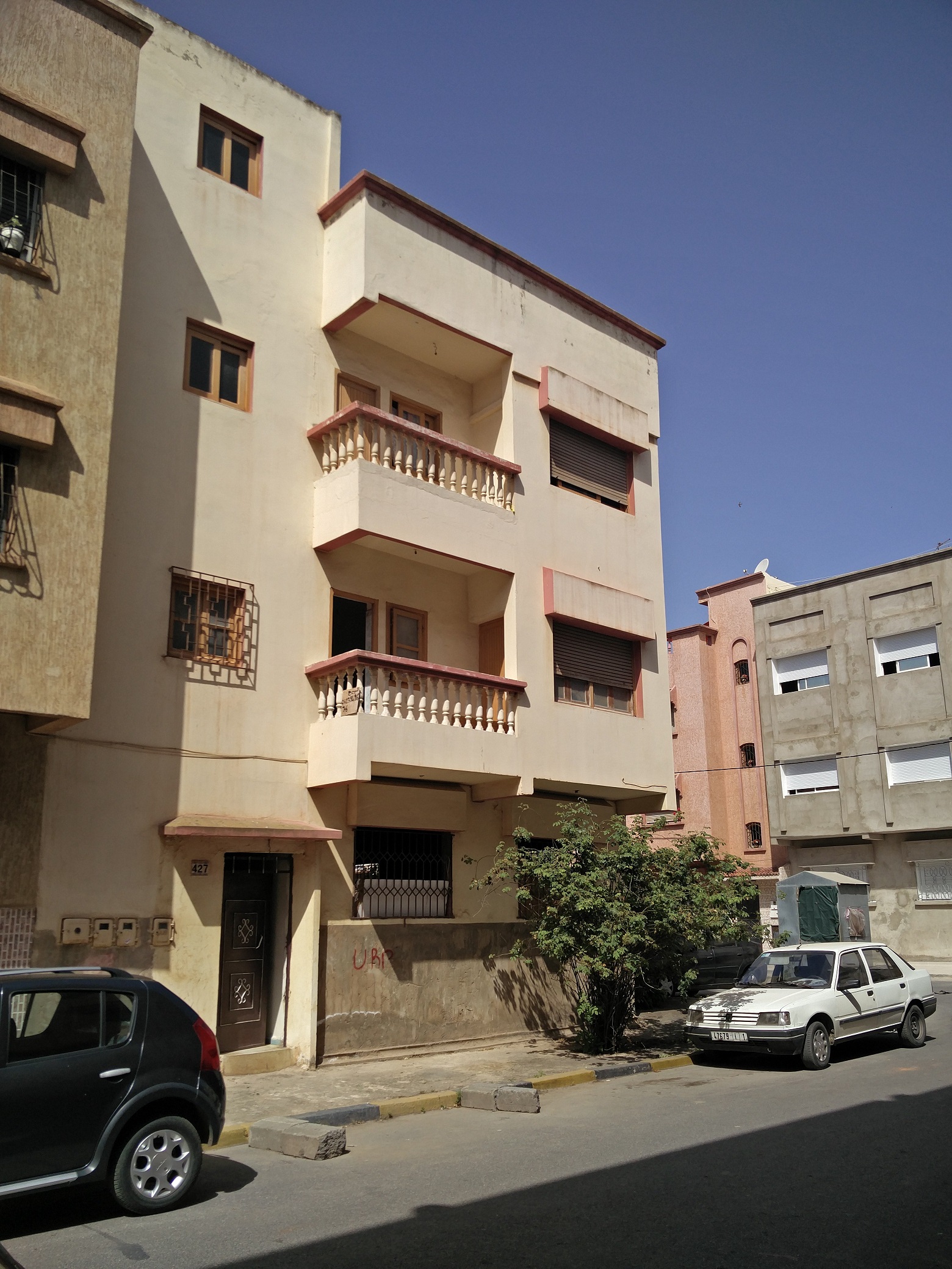 Maison de 85m R+2 - 2 Facades - Sale', Hay Amal, Arsat