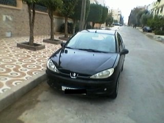 PEUGEOT 206 ESSENCE